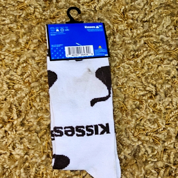 BRAND NEW Men's Hershey Kisses Novelty Crew Socks (Shoe Size 6-12) - Picture 2 of 3
